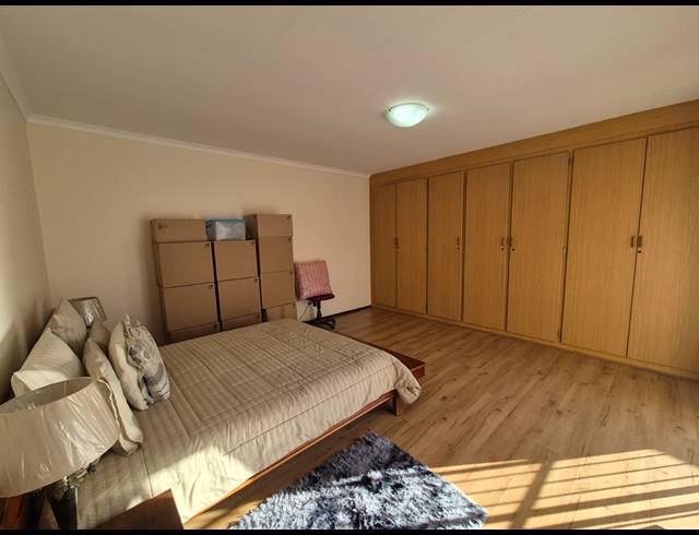 3 BEDROOM TOWNHOUSE FOR SALE IN VANDERBIJLPARK SE 3